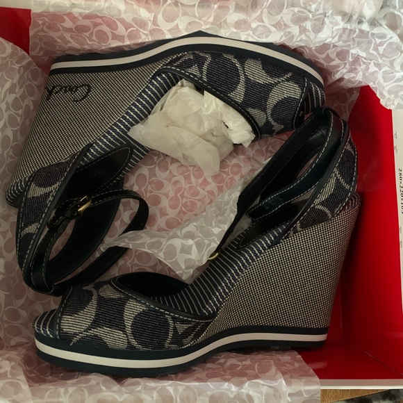 New Coach wedges size 7.5 - Picture 2 of 7